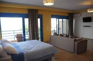 Haven Beach Boutique פליראקי