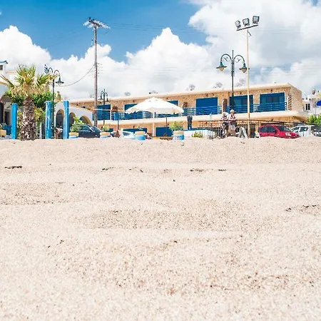 Haven Beach Boutique מלון פליראקי